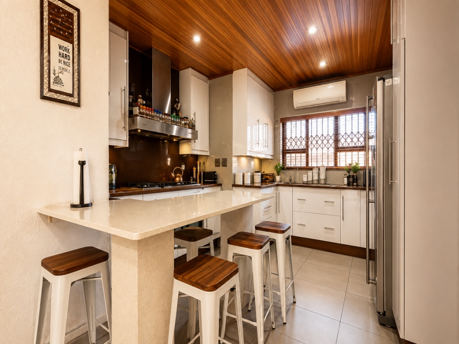 5 Bedroom Property for Sale in Lenasia Gauteng