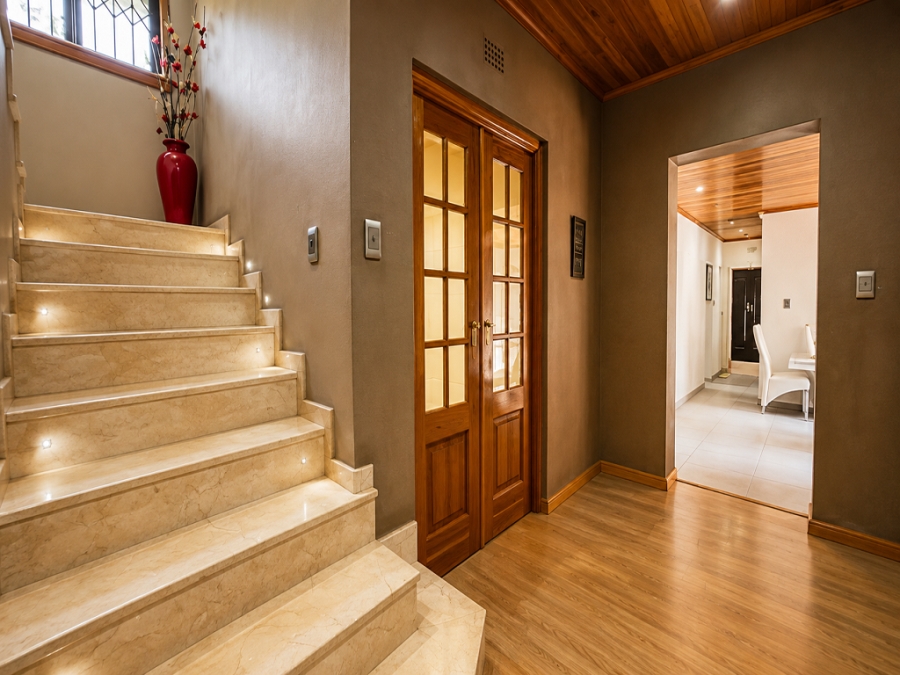 5 Bedroom Property for Sale in Lenasia Gauteng