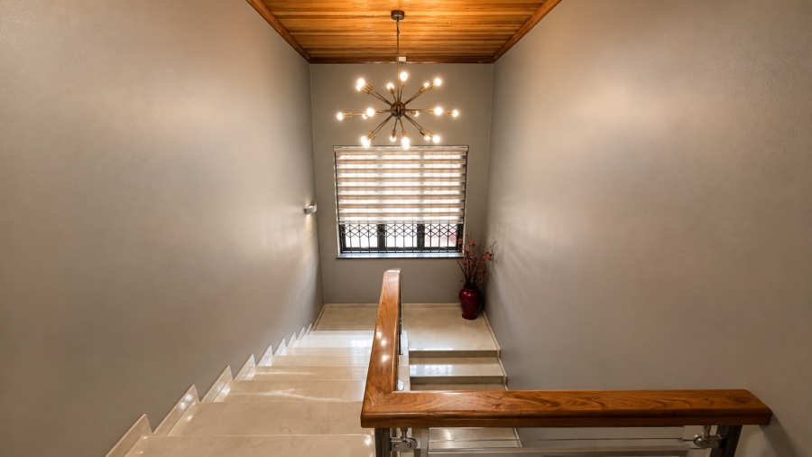 5 Bedroom Property for Sale in Lenasia Gauteng