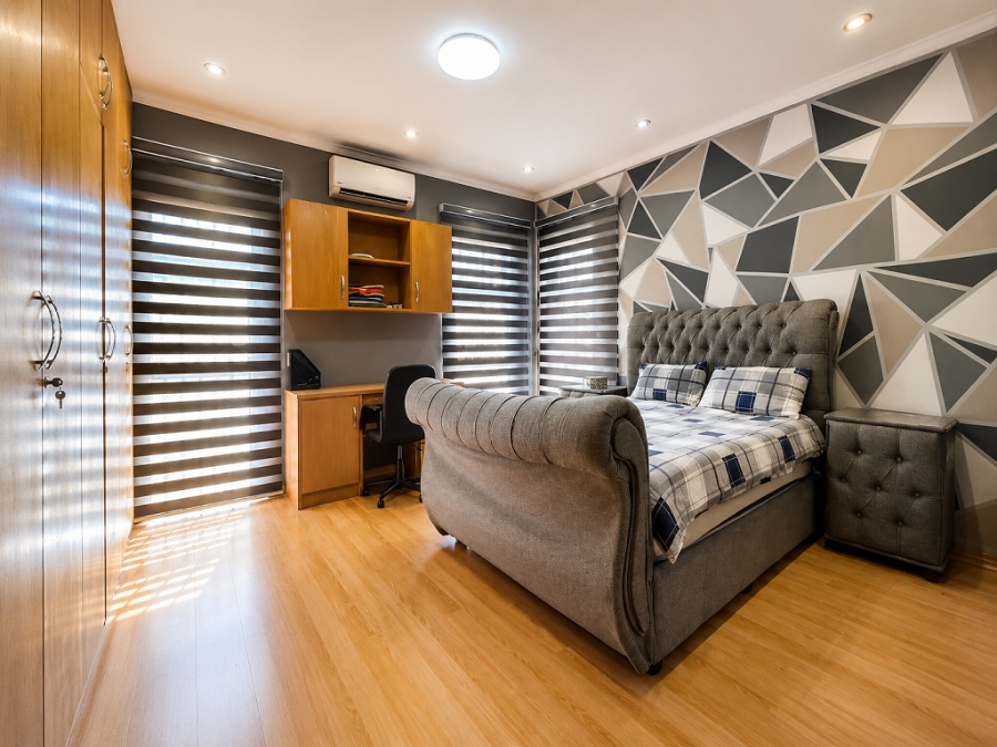 5 Bedroom Property for Sale in Lenasia Gauteng