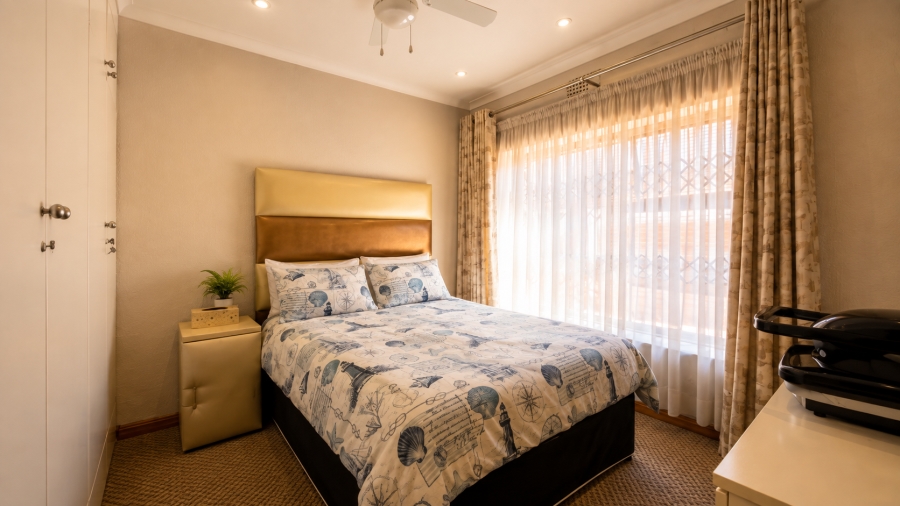 5 Bedroom Property for Sale in Lenasia Gauteng