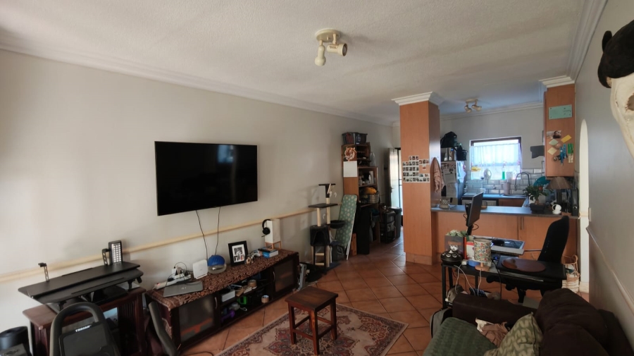 To Let 1 Bedroom Property for Rent in Douglasdale Gauteng