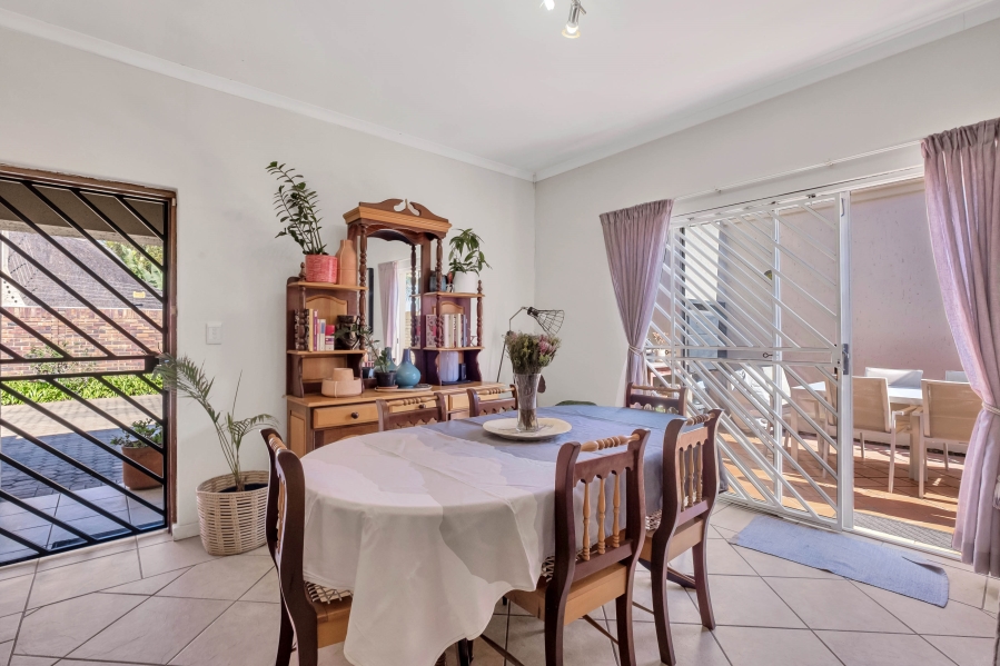 3 Bedroom Property for Sale in Linden Gauteng