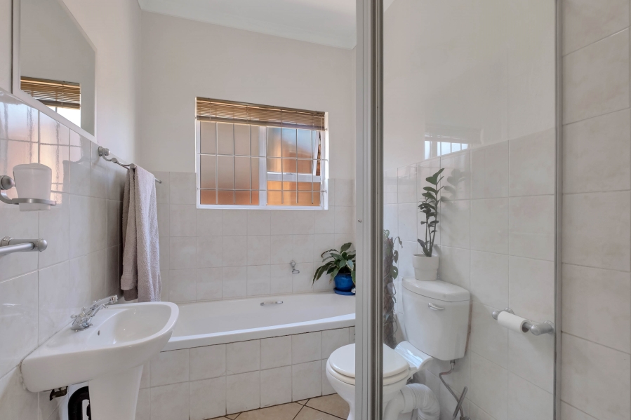 3 Bedroom Property for Sale in Linden Gauteng