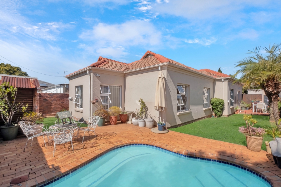 3 Bedroom Property for Sale in Linden Gauteng
