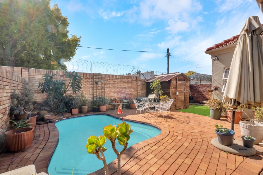 3 Bedroom Property for Sale in Linden Gauteng