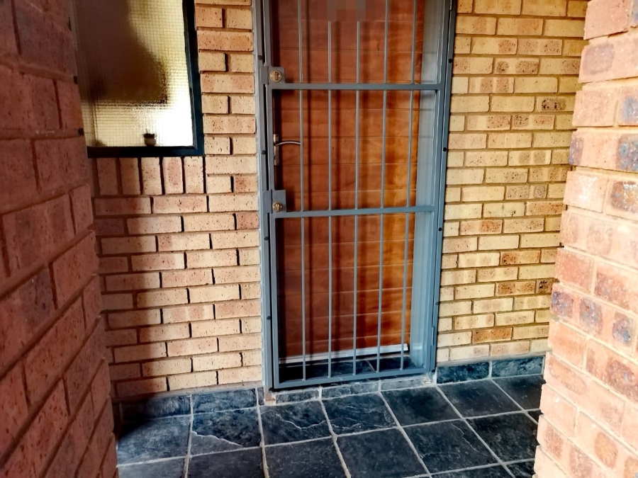 2 Bedroom Property for Sale in Kibler Park Gauteng