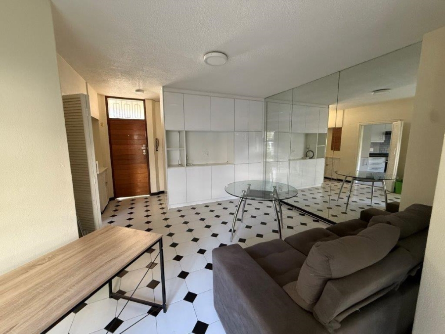 To Let 1 Bedroom Property for Rent in Illovo Gauteng