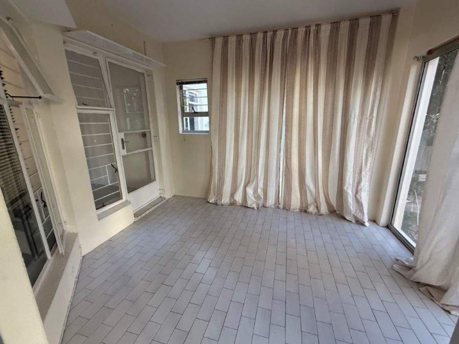 To Let 1 Bedroom Property for Rent in Illovo Gauteng