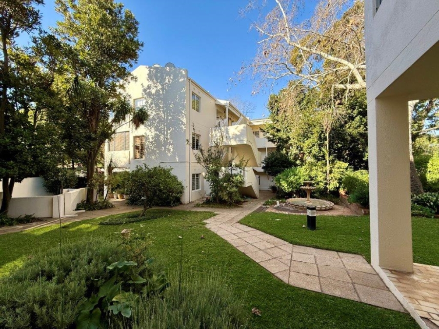 To Let 1 Bedroom Property for Rent in Illovo Gauteng