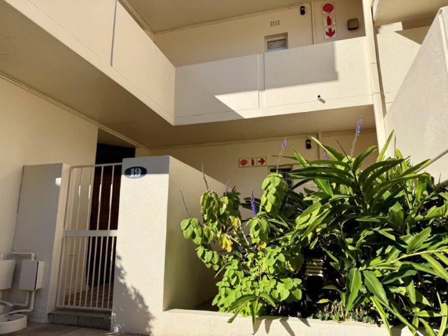 To Let 1 Bedroom Property for Rent in Illovo Gauteng