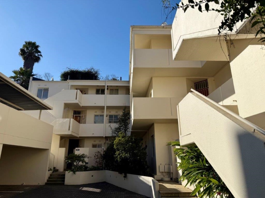 To Let 1 Bedroom Property for Rent in Illovo Gauteng