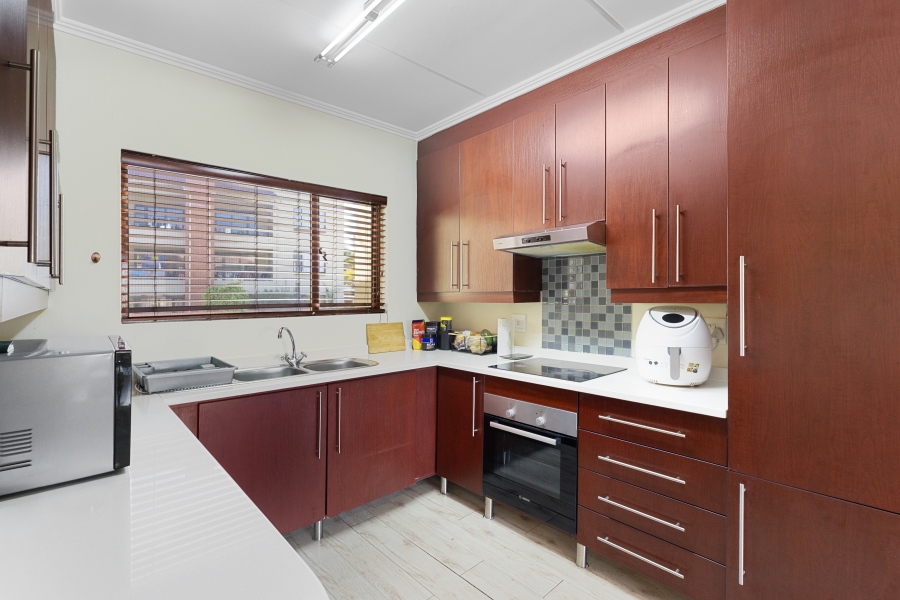 2 Bedroom Property for Sale in Sunninghill Gauteng