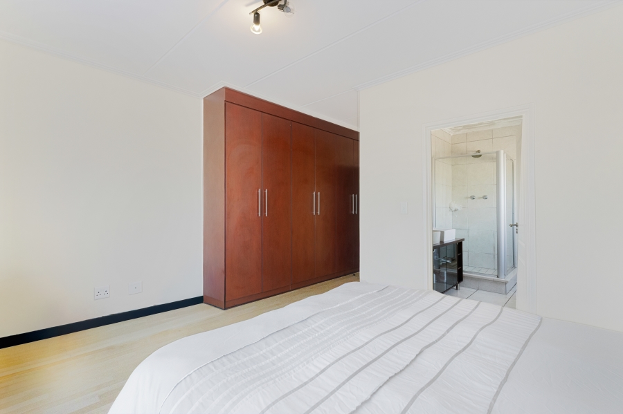 2 Bedroom Property for Sale in Sunninghill Gauteng