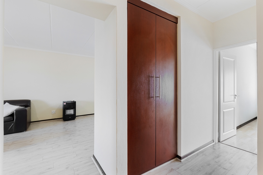 2 Bedroom Property for Sale in Sunninghill Gauteng