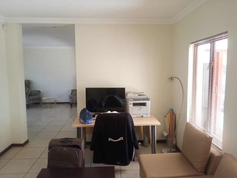 4 Bedroom Property for Sale in Parkhaven Gauteng