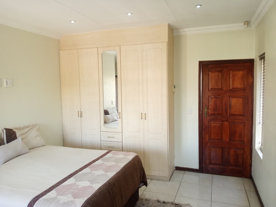 4 Bedroom Property for Sale in Parkhaven Gauteng