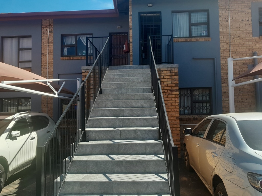 To Let 2 Bedroom Property for Rent in Brackendowns Gauteng