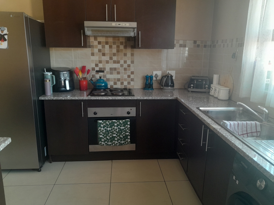 To Let 2 Bedroom Property for Rent in Brackendowns Gauteng