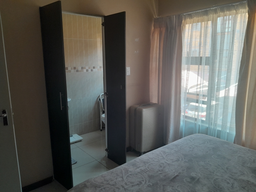 To Let 2 Bedroom Property for Rent in Brackendowns Gauteng