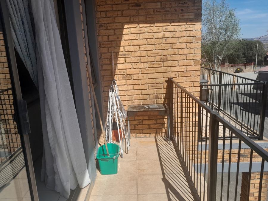 To Let 2 Bedroom Property for Rent in Brackendowns Gauteng