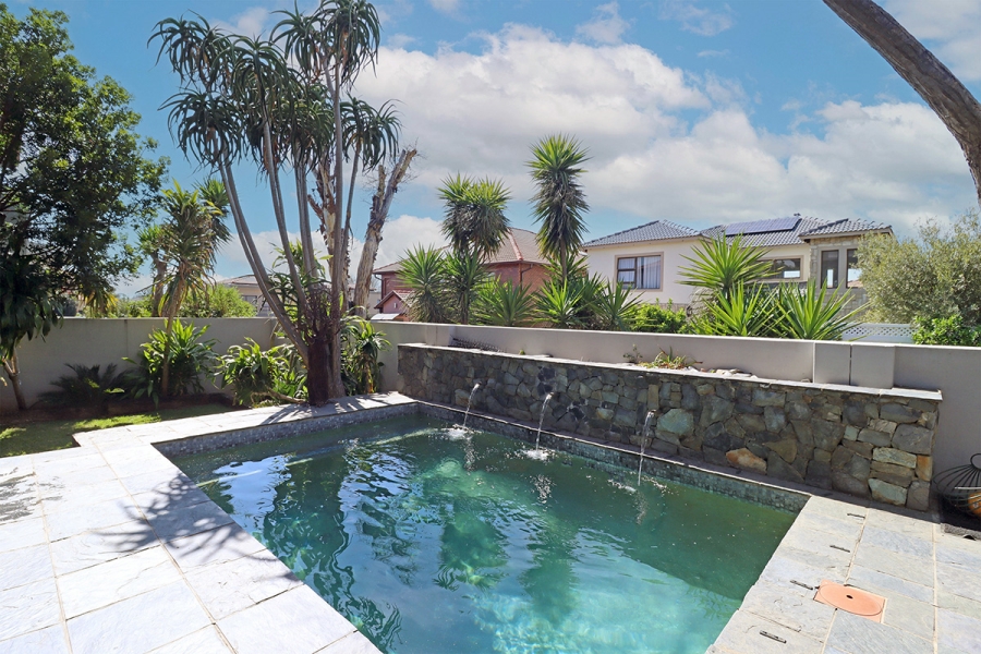 4 Bedroom Property for Sale in Greenstone Hill Gauteng