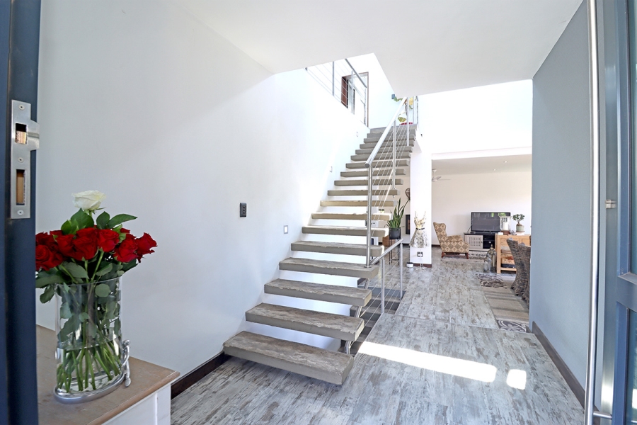 4 Bedroom Property for Sale in Greenstone Hill Gauteng