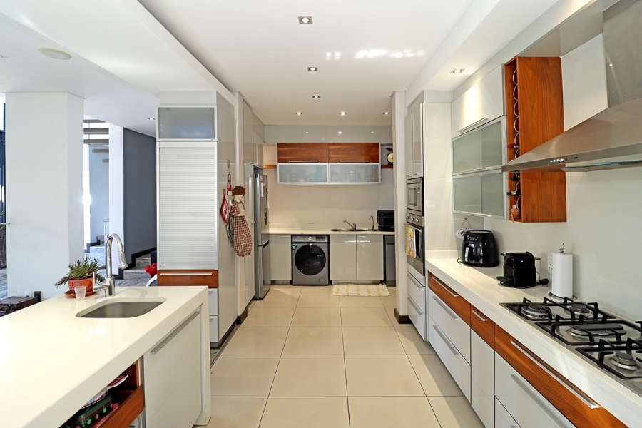 4 Bedroom Property for Sale in Greenstone Hill Gauteng