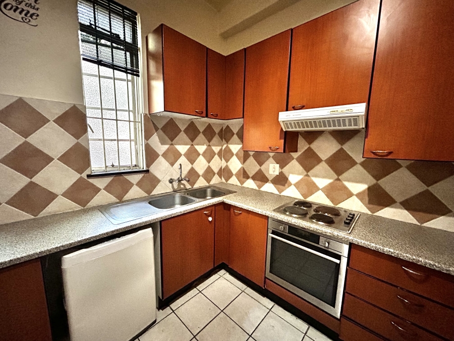 To Let 2 Bedroom Property for Rent in Houghton Estate Gauteng