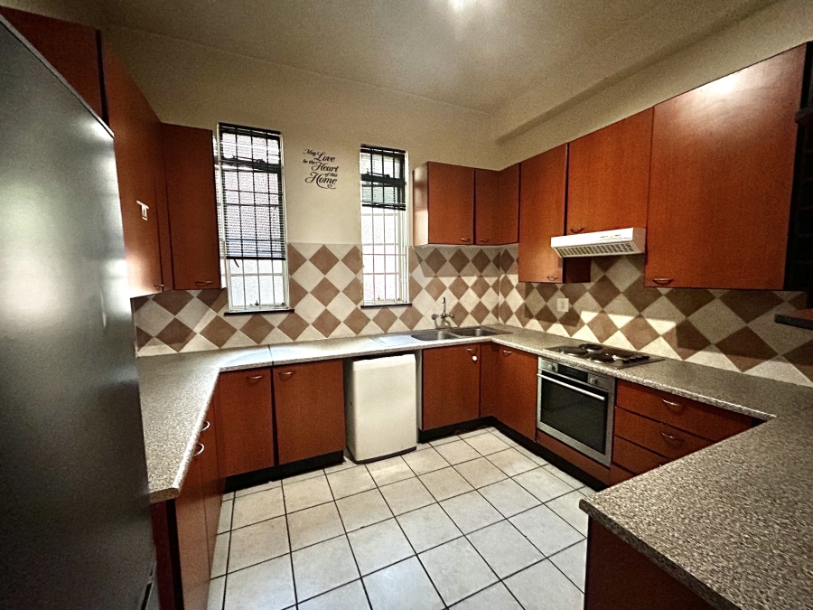 To Let 2 Bedroom Property for Rent in Houghton Estate Gauteng