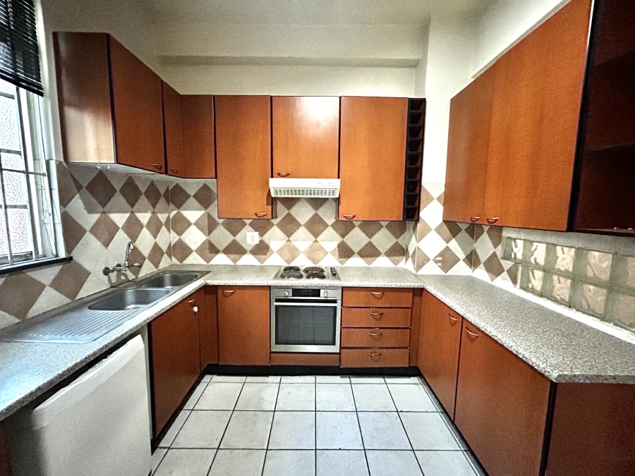 To Let 2 Bedroom Property for Rent in Houghton Estate Gauteng