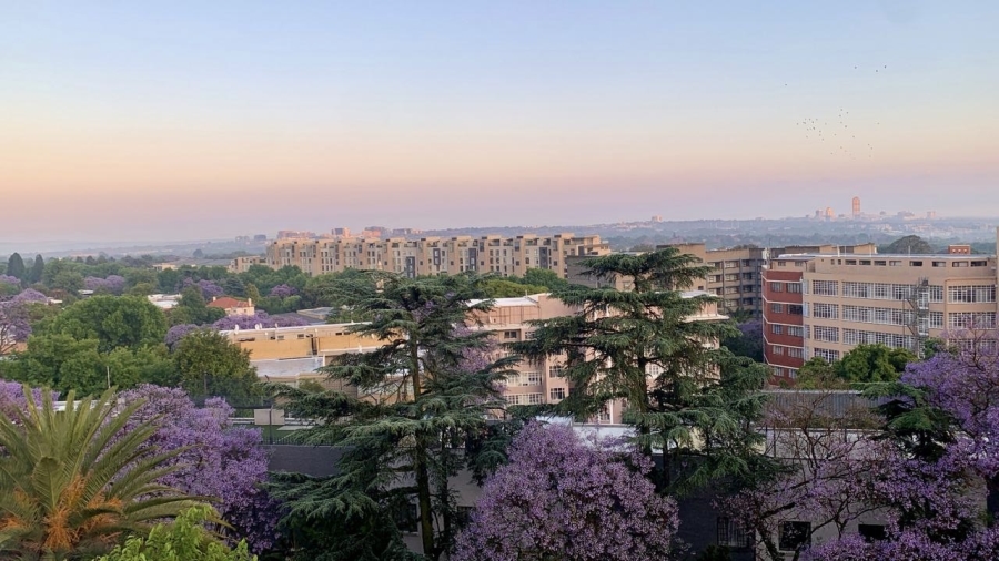 To Let 2 Bedroom Property for Rent in Houghton Estate Gauteng