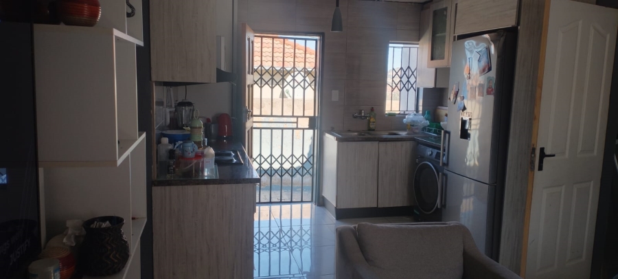 To Let 3 Bedroom Property for Rent in Glenway Estate Gauteng