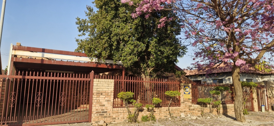 3 Bedroom Property for Sale in Mahube Valley Gauteng
