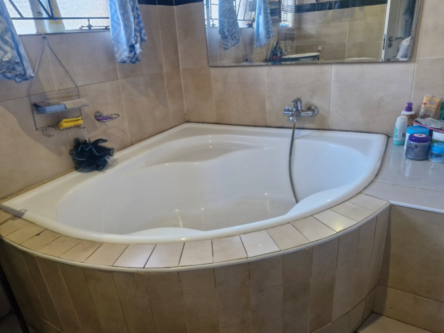3 Bedroom Property for Sale in Mahube Valley Gauteng