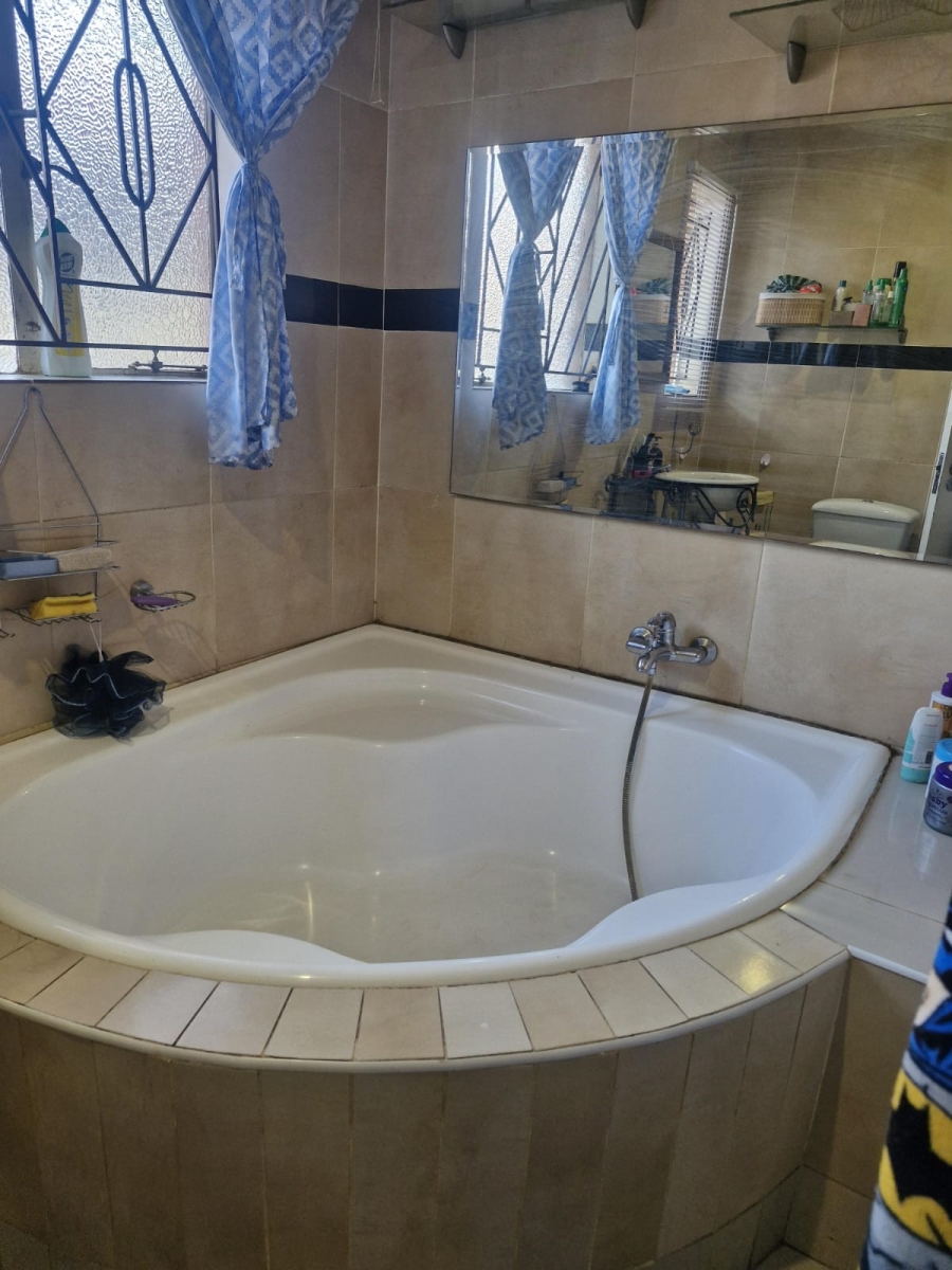 3 Bedroom Property for Sale in Mahube Valley Gauteng