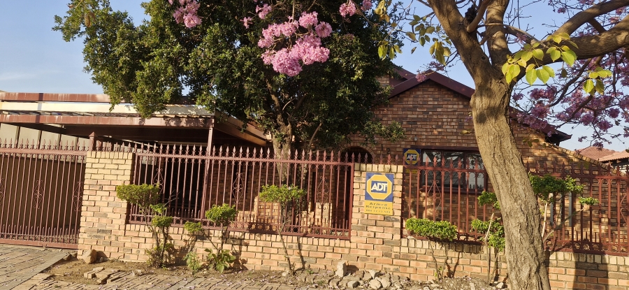 3 Bedroom Property for Sale in Mahube Valley Gauteng