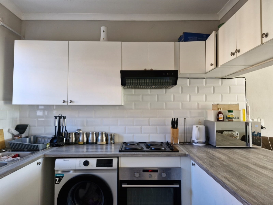 To Let 2 Bedroom Property for Rent in Faerie Glen Gauteng