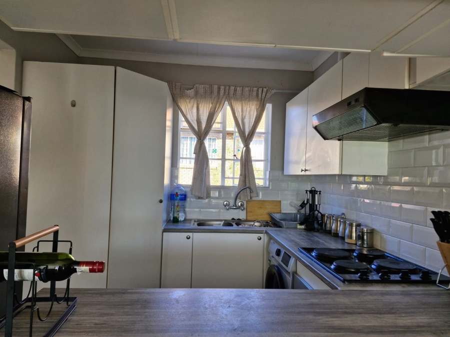 To Let 2 Bedroom Property for Rent in Faerie Glen Gauteng
