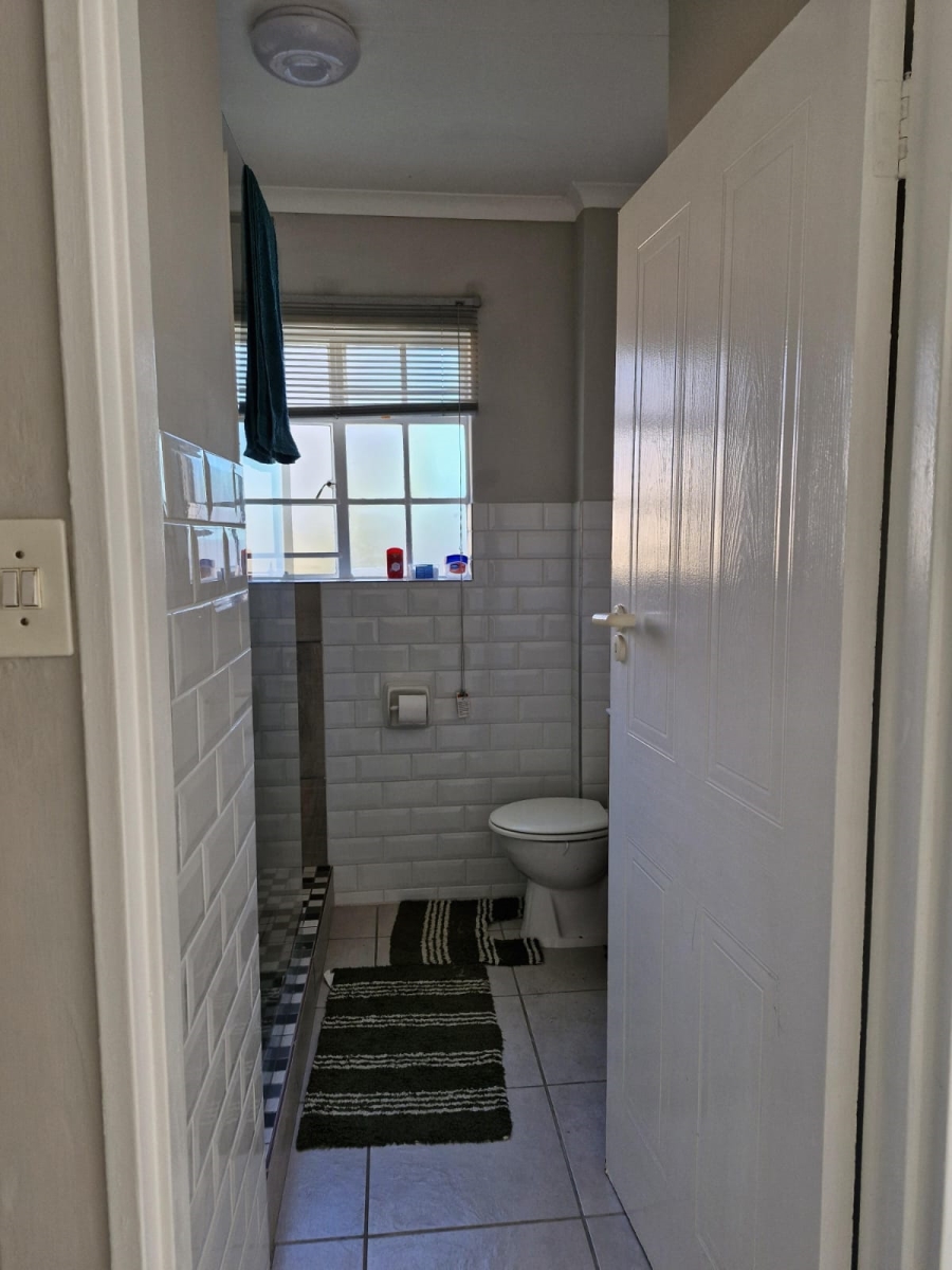 To Let 2 Bedroom Property for Rent in Faerie Glen Gauteng