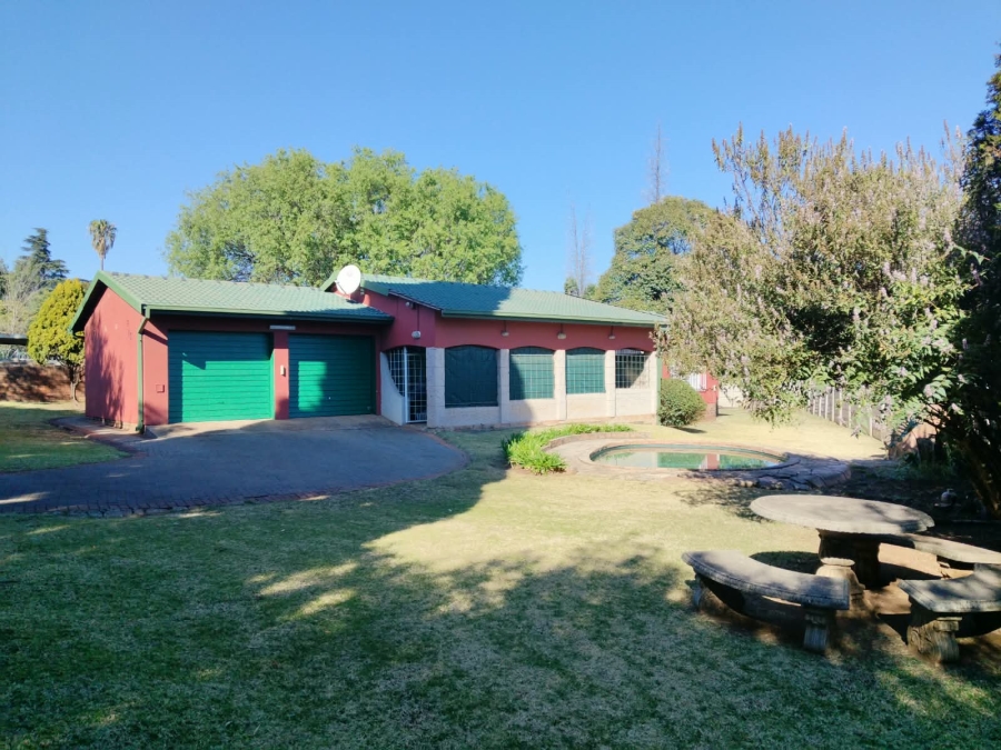 3 Bedroom Property for Sale in Rhodesfield Gauteng