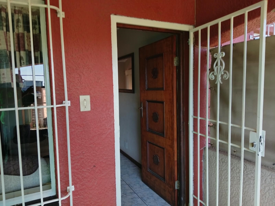3 Bedroom Property for Sale in Rhodesfield Gauteng