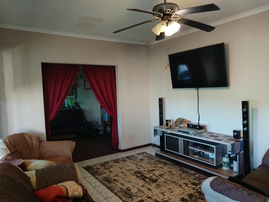 3 Bedroom Property for Sale in Rhodesfield Gauteng