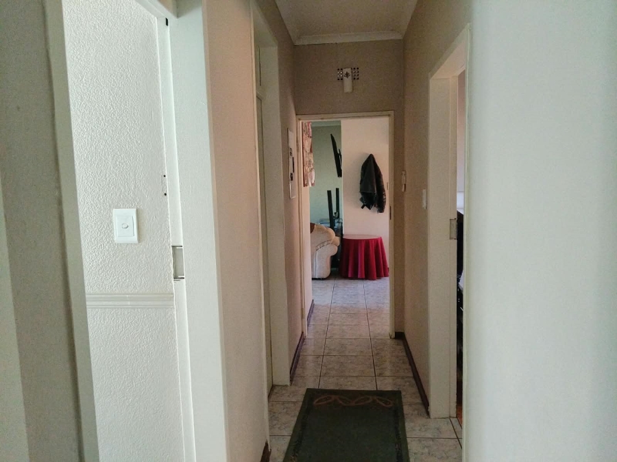 3 Bedroom Property for Sale in Rhodesfield Gauteng
