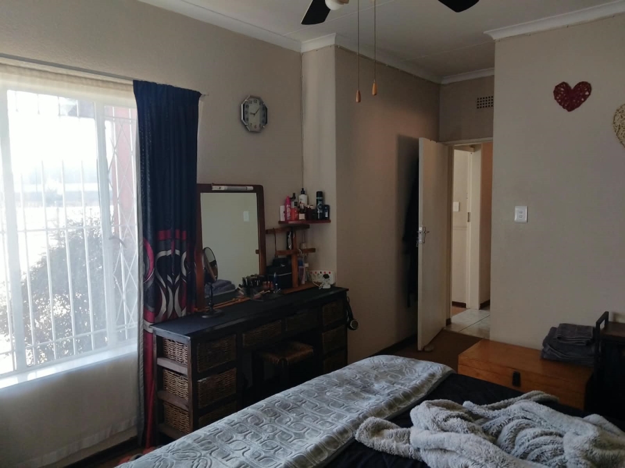 3 Bedroom Property for Sale in Rhodesfield Gauteng