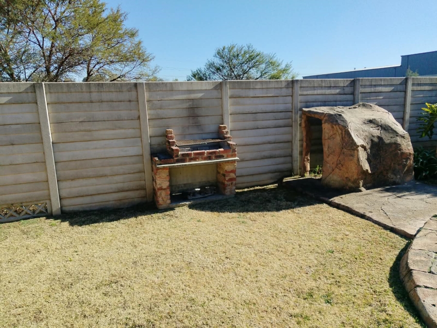 3 Bedroom Property for Sale in Rhodesfield Gauteng