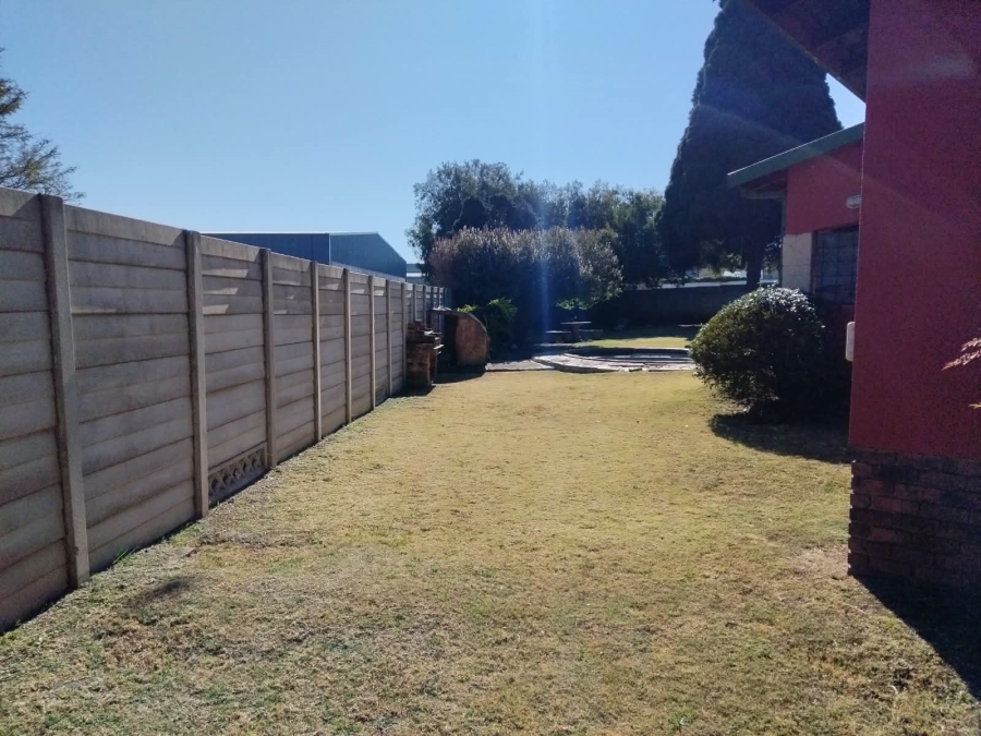 3 Bedroom Property for Sale in Rhodesfield Gauteng