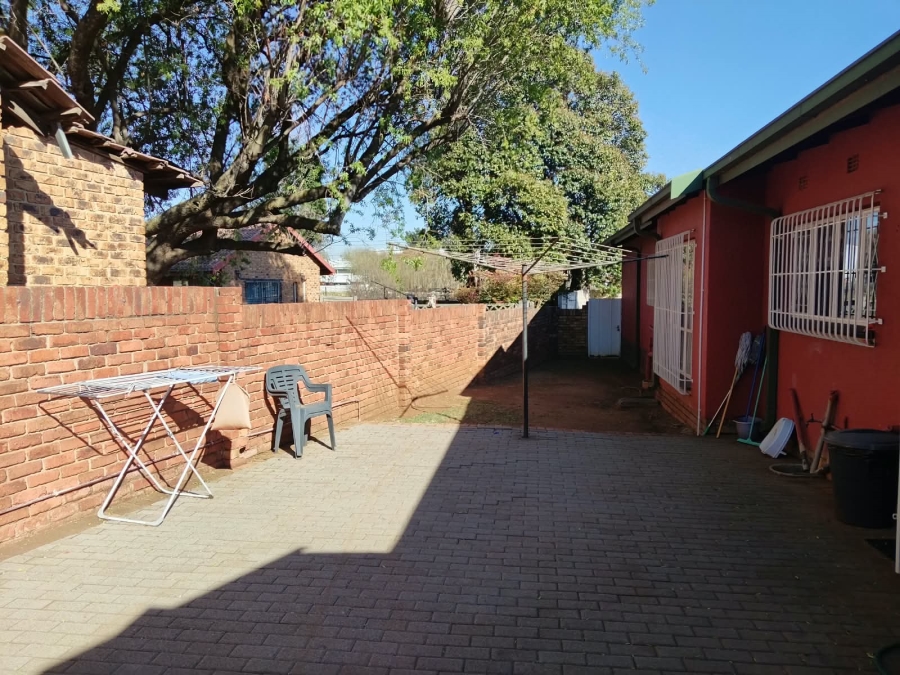 3 Bedroom Property for Sale in Rhodesfield Gauteng