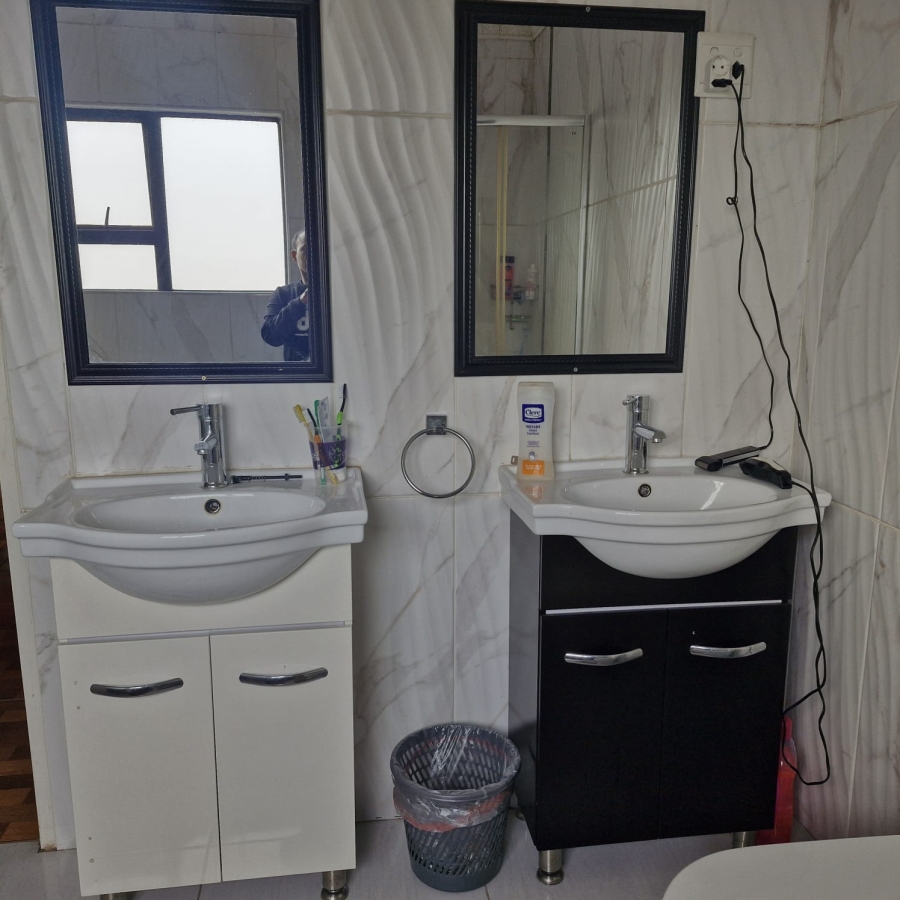 To Let 4 Bedroom Property for Rent in Mahube Valley Gauteng