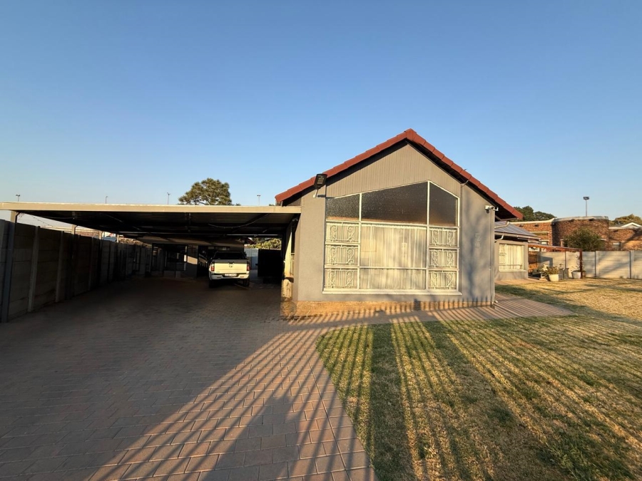3 Bedroom Property for Sale in Dalpark Proper Gauteng